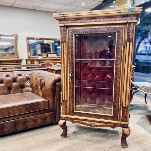 خرید، قیمت و مشخصات ویترین صندوقچه ای دست ساز معرق کاری با چرم طبیعی و چوب راش | هنرظریف