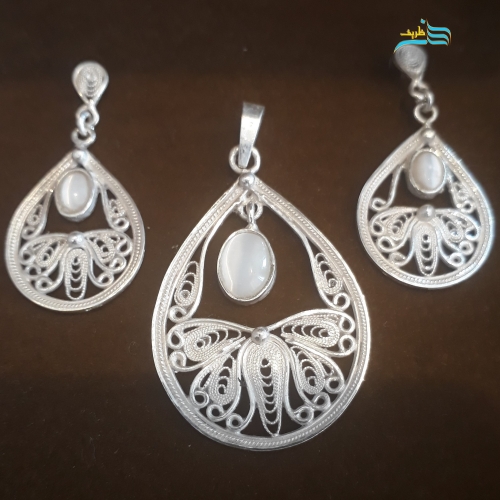 خرید، قیمت و مشخصات نیم ست ملیله طرح اشک نگین دار جنس نقره با عیار بالا کاملا دستساز | هنرظریف