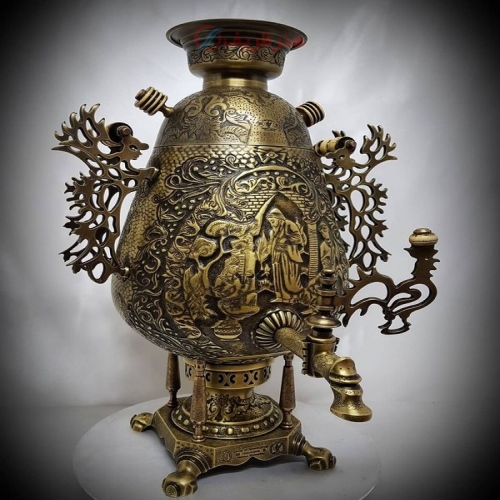 خرید و قیمت سماور زغالی برنجی 8 لیتری مدل جام به سبک جدید و قلمزنی برجسته طرح بازار و کاروانسرا - هنرظریف