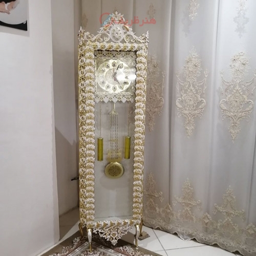 مشخصات، قیمت و خرید ساعت ایستاده ویترینی، رنگ سفید طلایی، جنس آلیاژ آلومینیوم، آبکاری برنز به قیمت تولیدی | هنرظریف