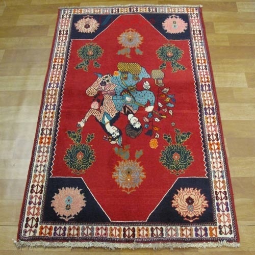 مشخصات،  قیمت و خرید فرش دستباف آباده طرح عکسي سایز ذرع و نيم رنگ زمینه لاكي رنگ حاشیه كرم | هنرظریف