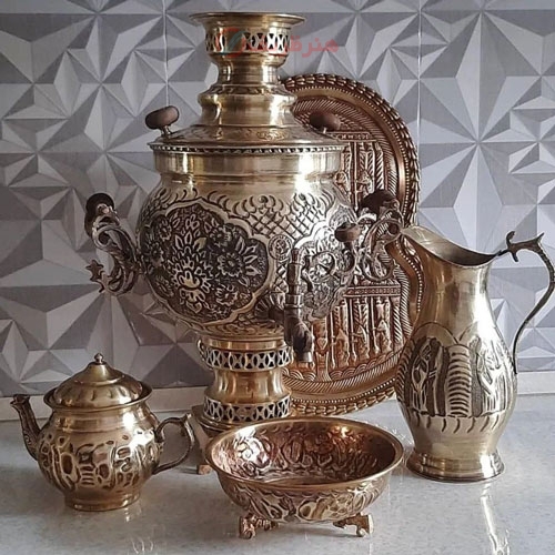 خرید، قیمت و مشخصات سماور ذغالی برنجی 6 لیتری طرح گل، قلم دست، طرح خاص و تک، تمام برنج | هنرظریف