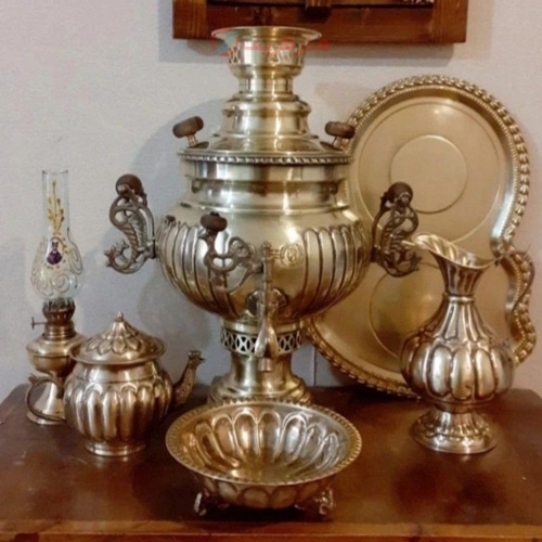 خرید، قیمت و مشخصات سماور زغالی برنجی 6 لیتری خط دار عدسی، همراه با سرویس برنجی، زیر قیمت | هنرظریف