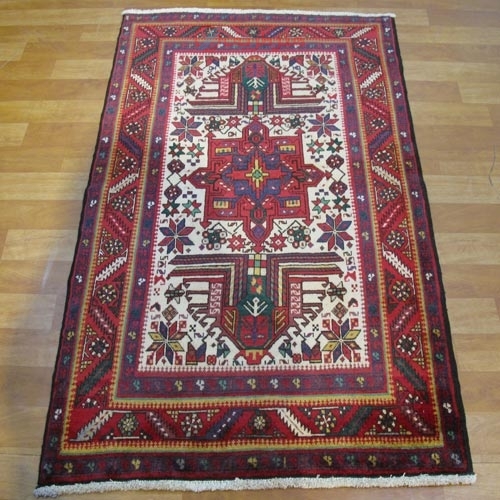 خرید، قیمت و مشخصات فرش دستباف قرجه طرح لچک و ترنج سایز ذرع و نيم رنگ زمینه كرم رنگ حاشیه لاكي کد ۳۹۴۸۱ | هنرظریف