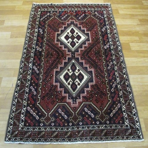 مشخصات، قیمت و خرید، فرش دستباف شهربابك سيرجان طرح ۲ ترنج سایز ذرع و نيم رنگ زمینه لاكي کد ۳۹۷۱۷ | هنرظریف