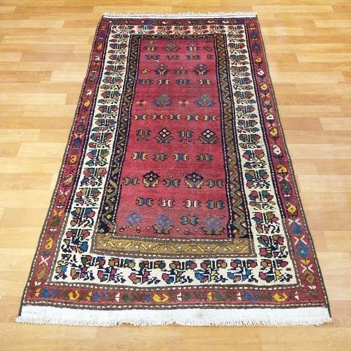 خرید آنلاین، فرش دستباف بختيار طرح سراسر سایز قاليچه رنگ زمینه لاكي رنگ حاشیه كرم کد 39806 | هنرظریف