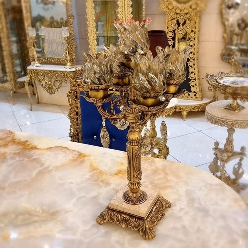 خرید، قیمت و مشخصات شمعدان رومیزی برنز کار شده و با دوام با کیفیت ممتاز، زیر قیمت بازار - هنرظریف