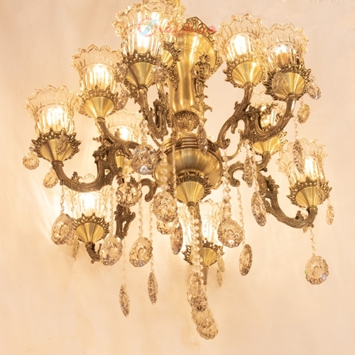 خرید، قیمت و مشخصات لوستر طرح کلاسیک با بدنه طلایی و رنگ ثابت، طراحی شاخه های بسیار زیبا - هنرظریف