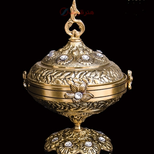 خرید، قیمت و مشخصات شکلات خوری برنزی پایه کوتاه به رنگ طلایی تزیین شده - هنرظریف