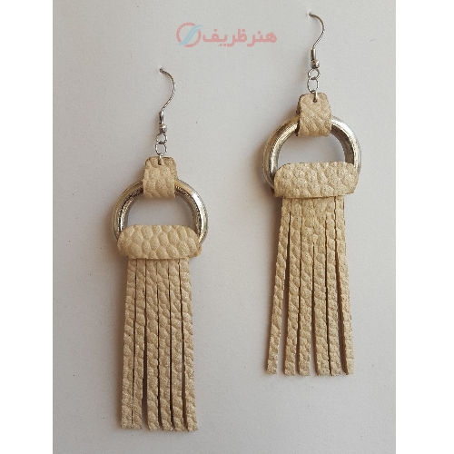 خرید، قیمت و مشخصات گوشواره چرم طبیعی بزی دست دوز با استیل رنگ ثابت - هنرظریف