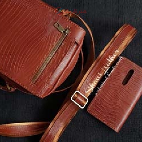 خرید، قیمت و مشخصات ست کیف چرم دوشی اسپرت دستدوز تهیه شده از چرم طبیعی گاوی در رنگبندی مختلف، هنرظریف