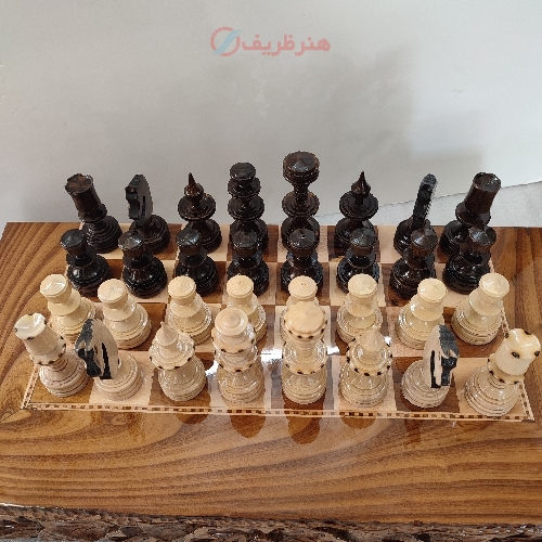 خرید، قیمت و مشخصات مهره شطرنج چوبی خراطی شده و سوخته کاری شده با روکش پلی استر درجه 1 بسیار کم یاب - هنرظریف