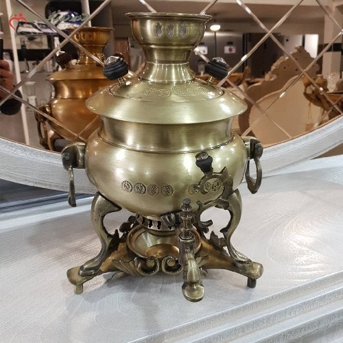 خرید آنلاین، سماور زغالی برنجی 8 لیتری طرح روسی، جنس درجه یک با دسته و پایه توری، زیر قیمت بازار | هنرظریف