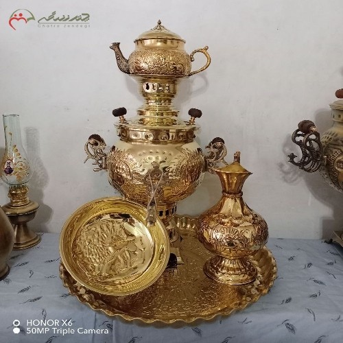 خرید آنلاین،سرویس کامل 5 پارچه سماور  برنجی ذغالی 3 لیتری تبریز،  با سینی سنتی و قلم زنی شده در دو رنگ طلایی و آنتیک، زیر قیمت بازار | هنرظریف