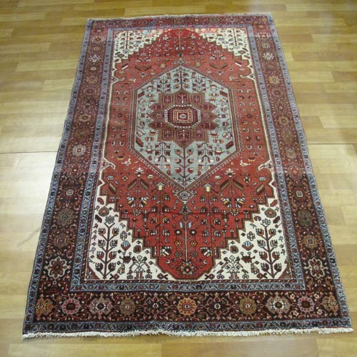 فرش دستبافت + فرش دستباف قلتق زنجان طرح لچک و ترنج سایز قاليچه رنگ زمینه لاكي رنگ حاشیه سرمه اي کد ۳۸۸۲۷ - هنرظریف