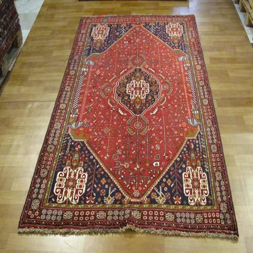 خرید و قیمت - فرش دستباف شيراز طرح لچک و ترنج سایز پرده اي رنگ زمینه لاكي رنگ حاشیه قهوه اي کد ۳۸۶۰۱ - هنرظریف