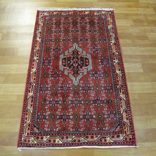 خرید و قیمت - فرش دستباف اسد آباد همدان طرح لچک و ترنج سایز ذرع و نيم رنگ زمینه لاكي رنگ حاشیه كرم کد ۳۸۱۳۳ - هنرظریف