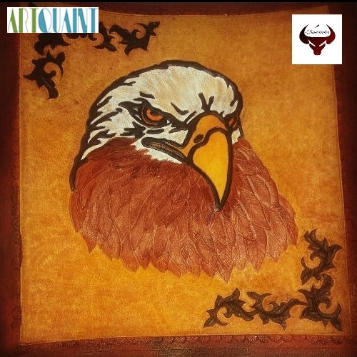 تابلو حکاکی شده چرمی عقاب تهیه شده از چرم کراست گاوی و دست رنگ