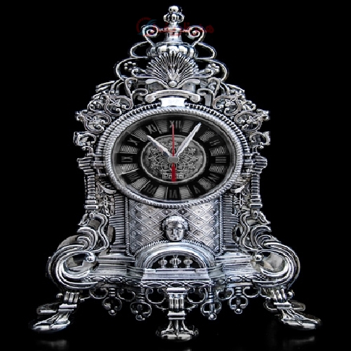 ساعت رومیزی مدل کلاسیک با بدنه آلیاژ و رنگ سیلور