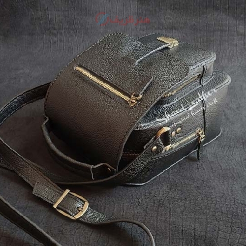 کیف دوشی اسپرت کراس بادی تولید شده با چرم گاوی طبیعی و دستدوز با کیفیت عالی