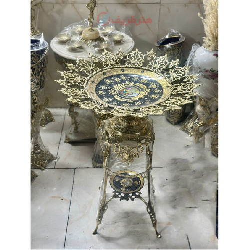کنار سالنی چهار پایه برنزی مدل کالسکه پایه دار_ هنرظریف