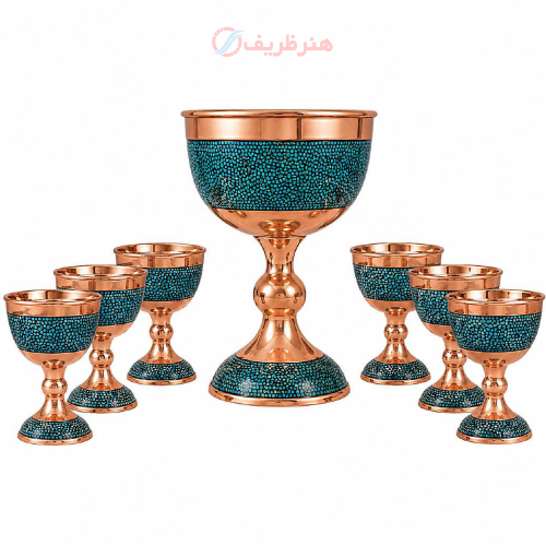نمای نزدیک ظروف کوچک فیروزه‌کوبی سرویس