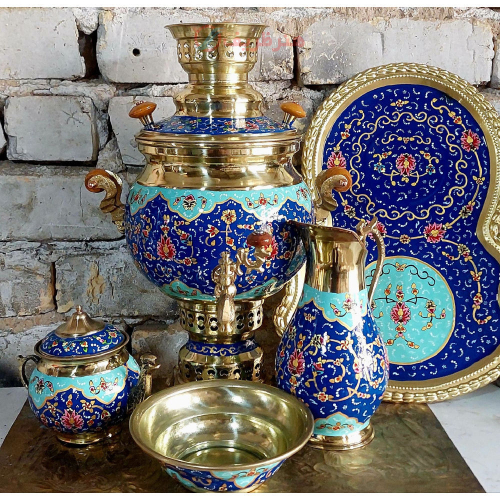 نمای کامل سرویس سماور برنجی ۴ لیتری پرداز گل و بوته تولید اصفهان همراه قوری