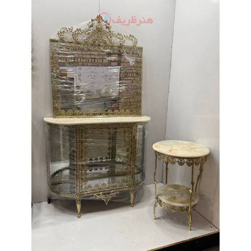 نمای نزدیک بدنه برنزی کنسول