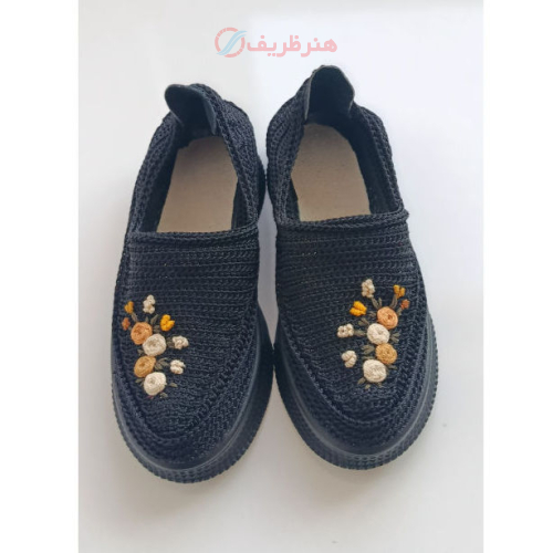 گیوه قلاب‌بافی دست‌ساز با نخ ابریشم و پنبه؛ طرح سنتی شهرکرد