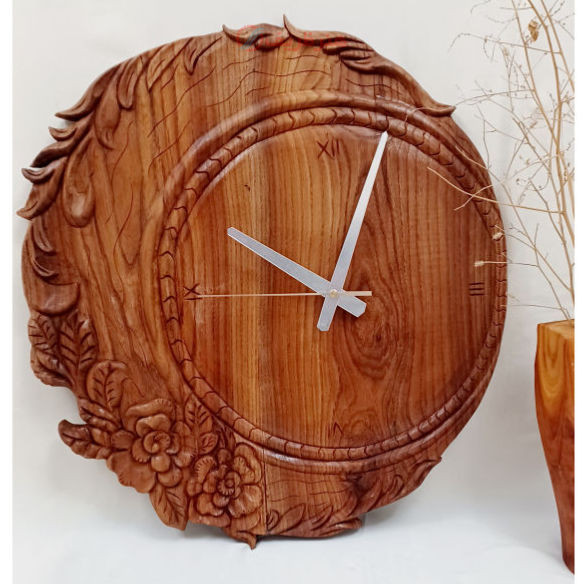 ساعت دیواری، ساخته شده از چوب نارون