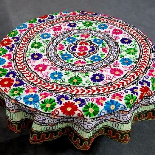 خرید، قیمت و مشخصات رومیزی گرد سوزن دوزی و آینه کاری B-5 با پارچه کتان و دوخته شده با نخ سوزن دوزی با کیفیت | هنرظریف