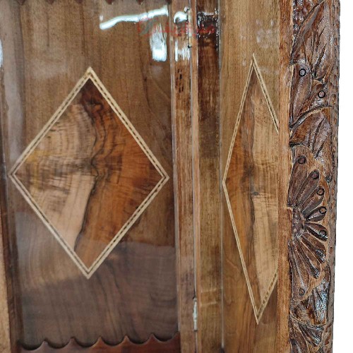 خرید، قیمت و مشخصات تخته نرد و شطرنج چوبی گردو طرح لوزی بزرگ دور کنده کاری شده - هنرظریف