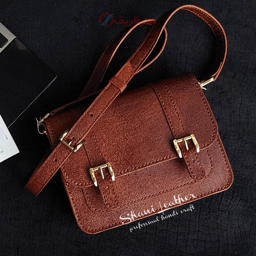 خرید، قیمت و مشخصات کیف دوشی دستدوز و دستساز چرمی مدل دانشجویی/اداری، اجرا شده با چرم طبیعی و دوخت بسیار مقاوم - هنرظریف