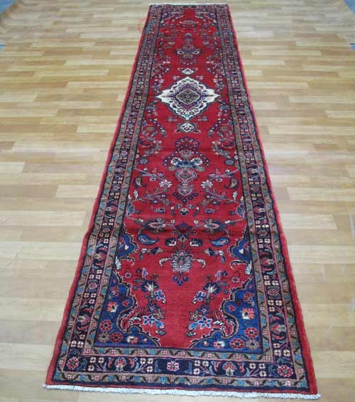 فرش دستبافت + مشخصات کامل فرش دستباف لاله جين همدان طرح لچک و ترنج سایز كناره رنگ زمینه لاكي کد ۳۸۸۸۶ - هنرظریف