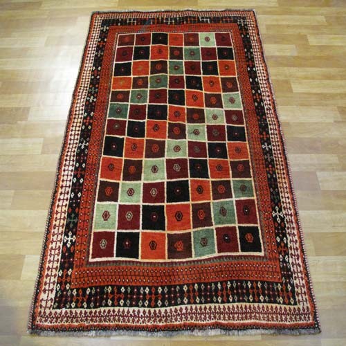 فرش دستبافت + مشخصات کامل فرش دستباف گبه طرح خشتي سایز قاليچه رنگ زمینه الوان رنگ حاشیه سرمه اي کد ۳۸۶۷۰ - هنرظریف