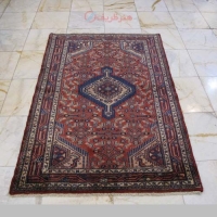 فرش دستبافت - خرید و قیمت فرش دستباف اسد آباد همدان طرح لچک و ترنج سایز ذرع و نيم رنگ زمینه لاكي کد ۳۸۰۷۵ - هنرظریف