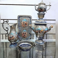 خرید، قیمت و مشخصات ست کامل سماور 3 لیتری برنجی قلمزنی مینیاتوری، با روکش نقره و نقاشی دست، زیر قیمت بازار | هنرظریف