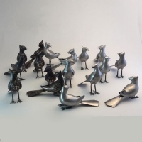 خرید، قیمت و مشخصات گنجشک کاکلی تمام نقره کوب بسیار ظریف، با ماندگاری بالا و مقاوم در برابر نور | هنرظریف