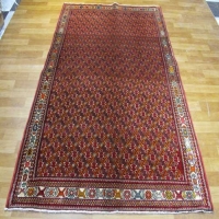 مشخصات،  قیمت و خرید فرش دستباف شيراز طرح بندي سایز پرده اي رنگ زمینه لاكي رنگ حاشیه كرم | هنرظریف