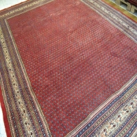 خرید، قیمت و مشخصات فرش دستباف ساروق مير طرح بته مير سراسر سایز قالي رنگ زمینه لاكي رنگ حاشیه كرم کد ۳۹۴۷۸ | هنرظریف