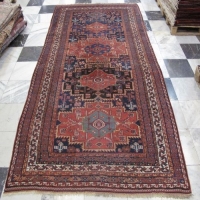 خرید آنلاین، فرش دستباف آنتیک لري اولاد طرح ۴ ترنج سایز قالي رنگ زمینه سرمه اي رنگ حاشیه كرم کد ۳۹۷۰۶ | هنرظریف