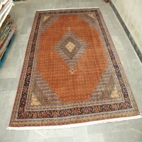 مشخصات کامل، فرش دستباف اردبيل طرح ترنجي ماهي سایز قالي رنگ زمینه رناسي رنگ حاشیه سرمه اي کد ۳۹۷۴۹ | هنرظریف