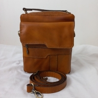 خرید، قیمت و مشخصات کیف چرم بسیار زیبا و شیک، مناسب افراد خاص پسند، با کیفیت چرم بسیار بالا | هنرظریف