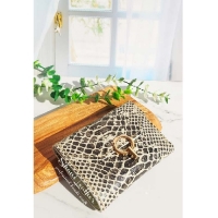 خرید، قیمت و مشخصات کیف پول جیبی چرمی دستدوز و دستساز مدل شیما، چرم طبیعی و رنگ ثابت، دارای رنگبندی زیر قیمت بازار - هنرظریف