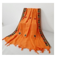 خرید، قیمت و مشخصات شال سوزندوزی نخ درجه یک و کار شده دارای طرح های متنوع و زیبا کد 003، زیر قیمت بازار - هنرظریف