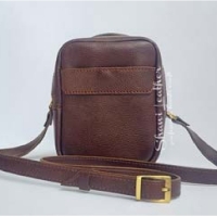 خرید، قیمت و مشخصات کیف دوشی دستدوز و دستساز چرمی مدل کراس بادی اجرا شده با چرم طبیعی و رنگبندی متنوع و زیبا - هنرظریف