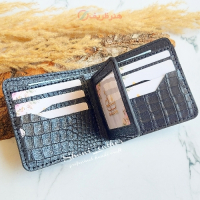 خرید، قیمت و مشخصات کیف پول جیبی دستدوز و دستساز سه لَت، اجرا شده با چرم گاوی با ظرفیت 8 جای کارت و جای اسکناس_ هنرظریف | هنرظریف