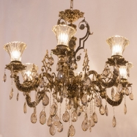 خرید، قیمت و مشخصات لوستر 6 شاخه طراحی شیک و آنتیک بدنه آلیاژ و تزیینات کریستال بسیار زیبا - هنرظریف