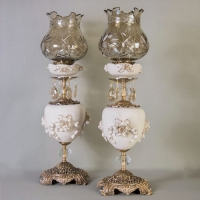 خرید، قیمت و مشخصات شمعدان طرح نسترن گلدار با بدنه برنزی و سرامیک و رنگ سفید فرانسه - هنرظریف