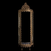 خرید، قیمت و مشخصات ویترین سه هلالی طرح غنچه بدنه آلومینیوم و رنگ طلایی زیبا - هنرظریف